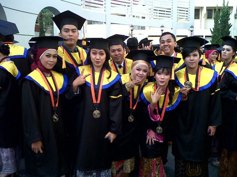 Wisuda Gel. I, II, dan III T.A. 2012/2013