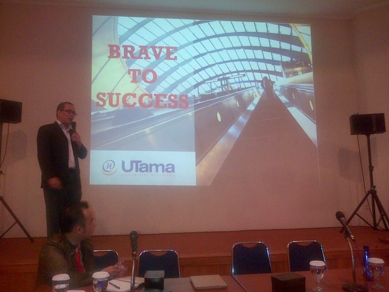 Kuliah Umum Brave to Success with Communication Strategy