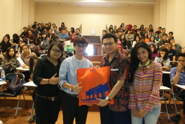 KULIAH UMUM "EXCELLENT SERVICE AND SMART SELLING"