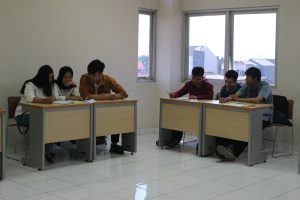 Lomba Ilmiah Diploma Management Smart Competition Program Studi Manajemen D3